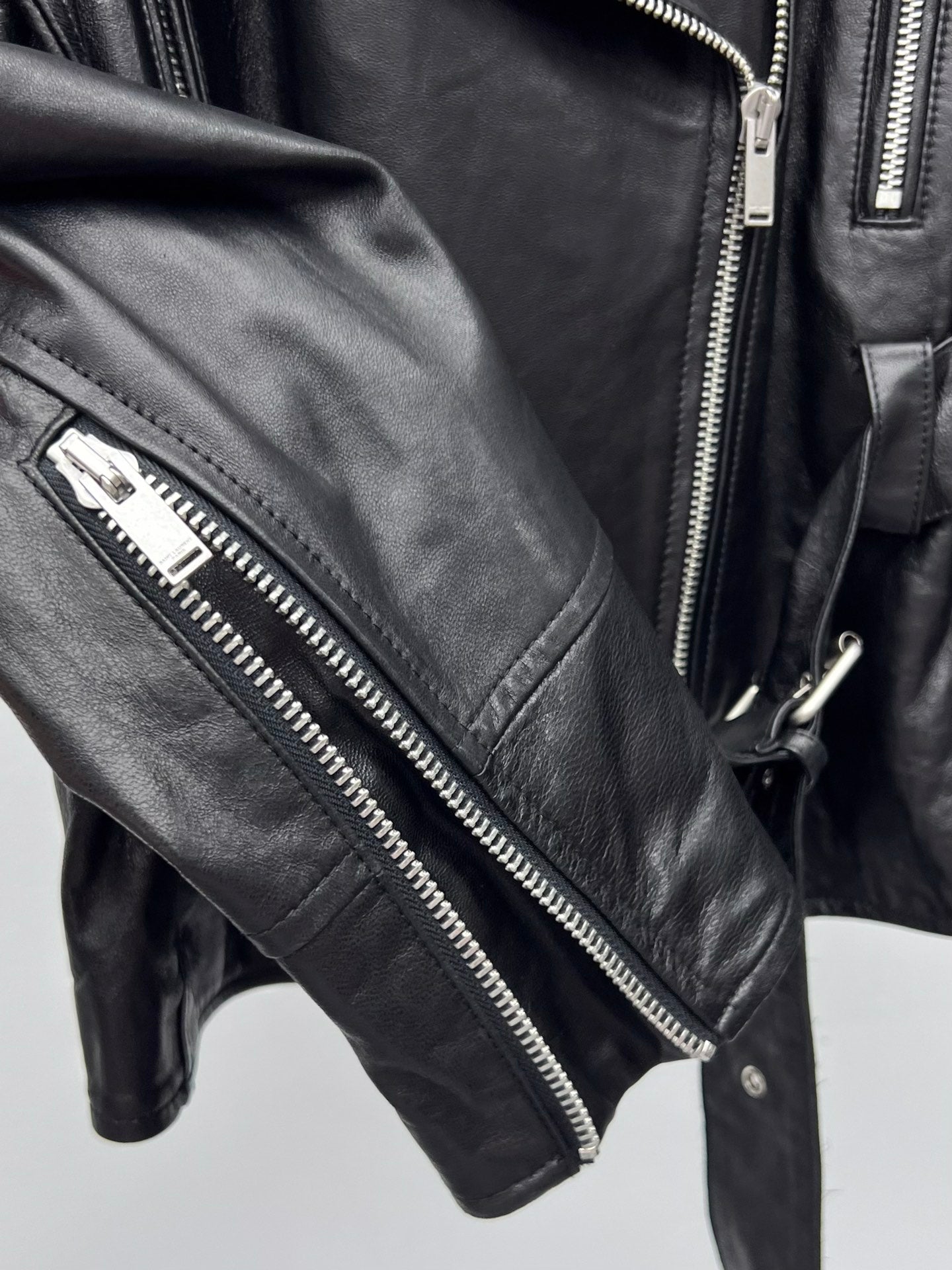 YSL 25S LEATHER JACKET STYLE 135